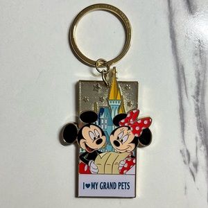 Mickey and Minnie Walt Disney World Keychain - I Love My Grand Pets